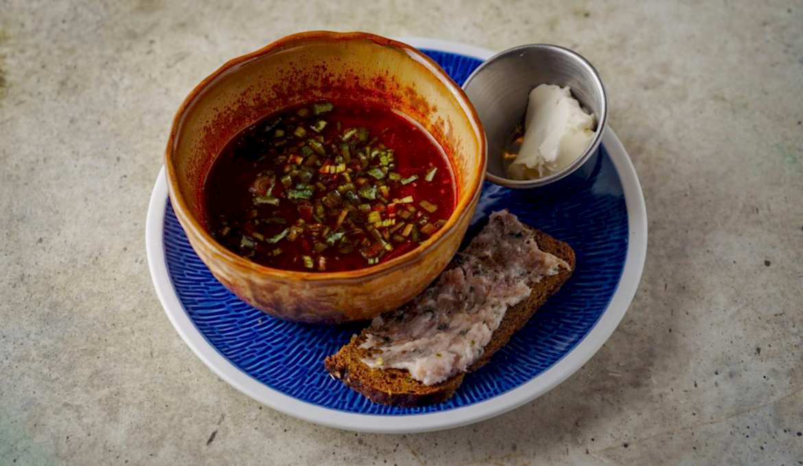 Борщ по рецепту Нины Ивановны/ кориандр/ кручёное сало