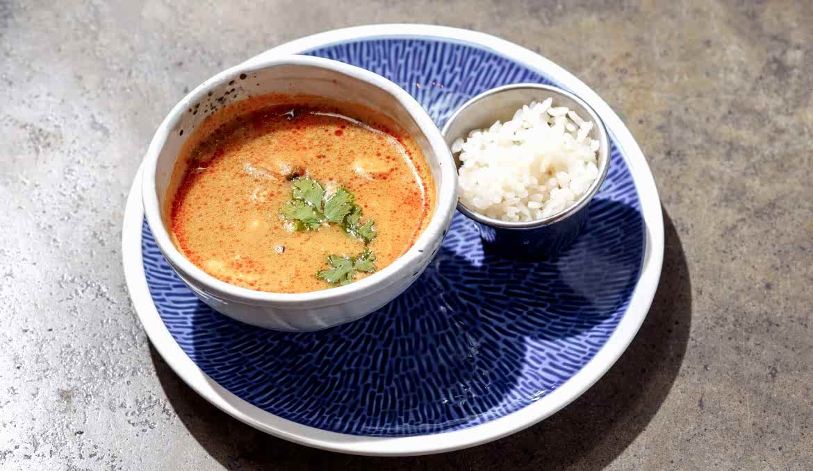 Том ям/ морепродукты