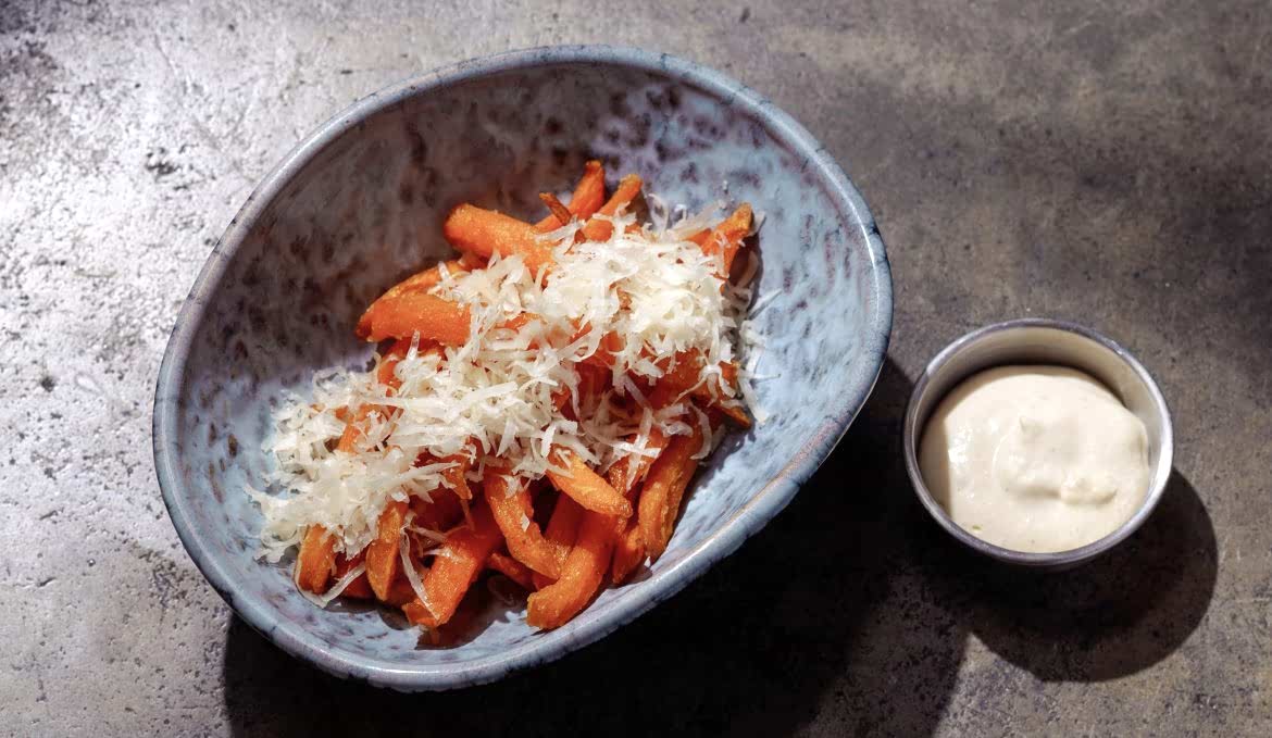 Батат фри/ пармезан/ трюфельное масло