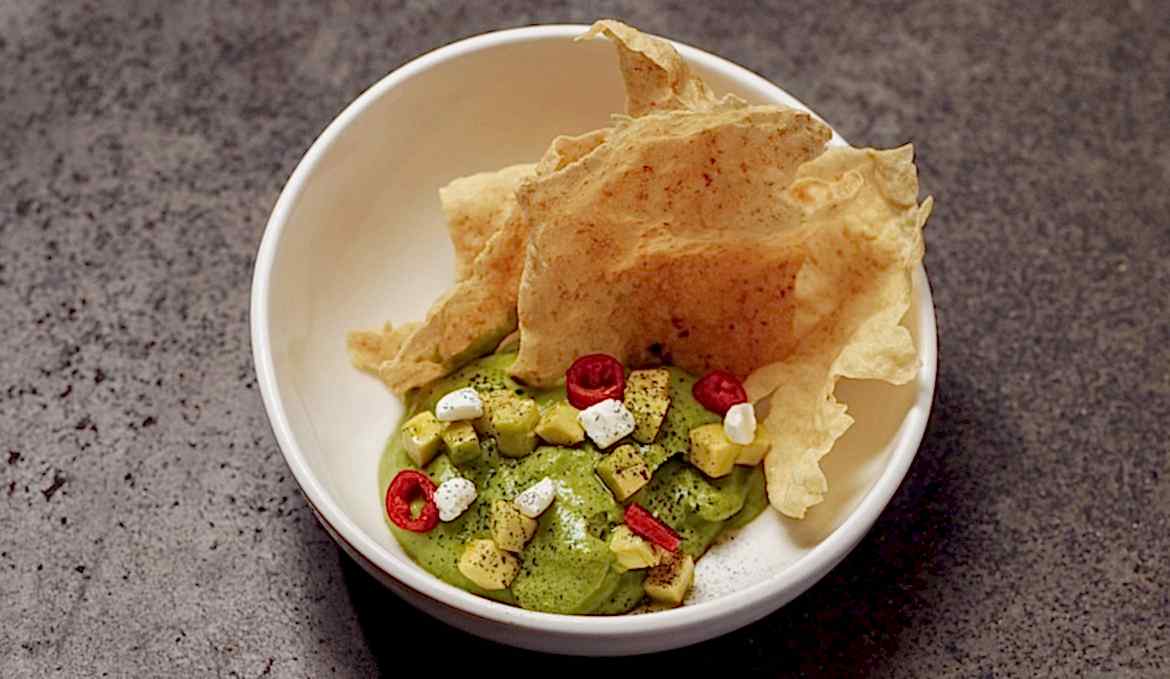 Гуакамоле/ начос/ вяленые томаты