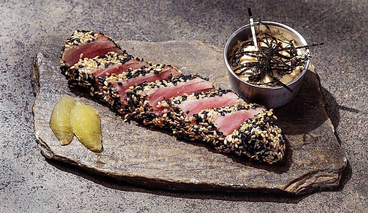 Татаки из тунца/ азиатский соус/ лайм